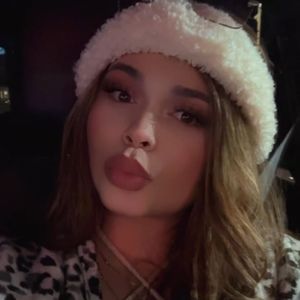 Meet your Posher, Damaris